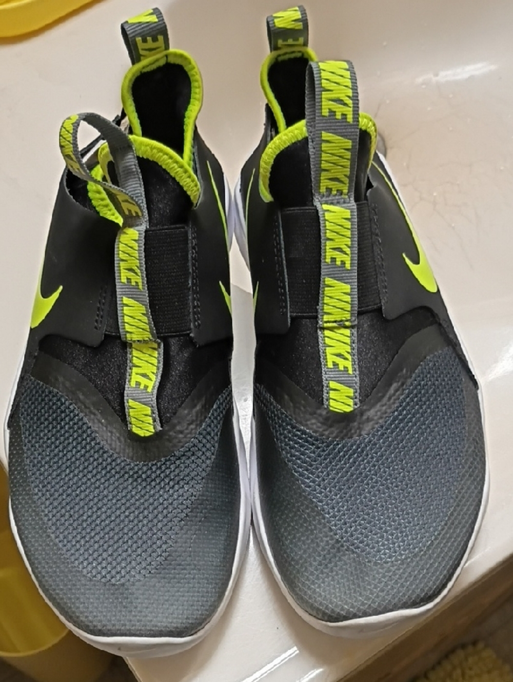 Nike Kids Slip-On Sneakers in Black and Neon Yellow-Green...Worn Once🥰